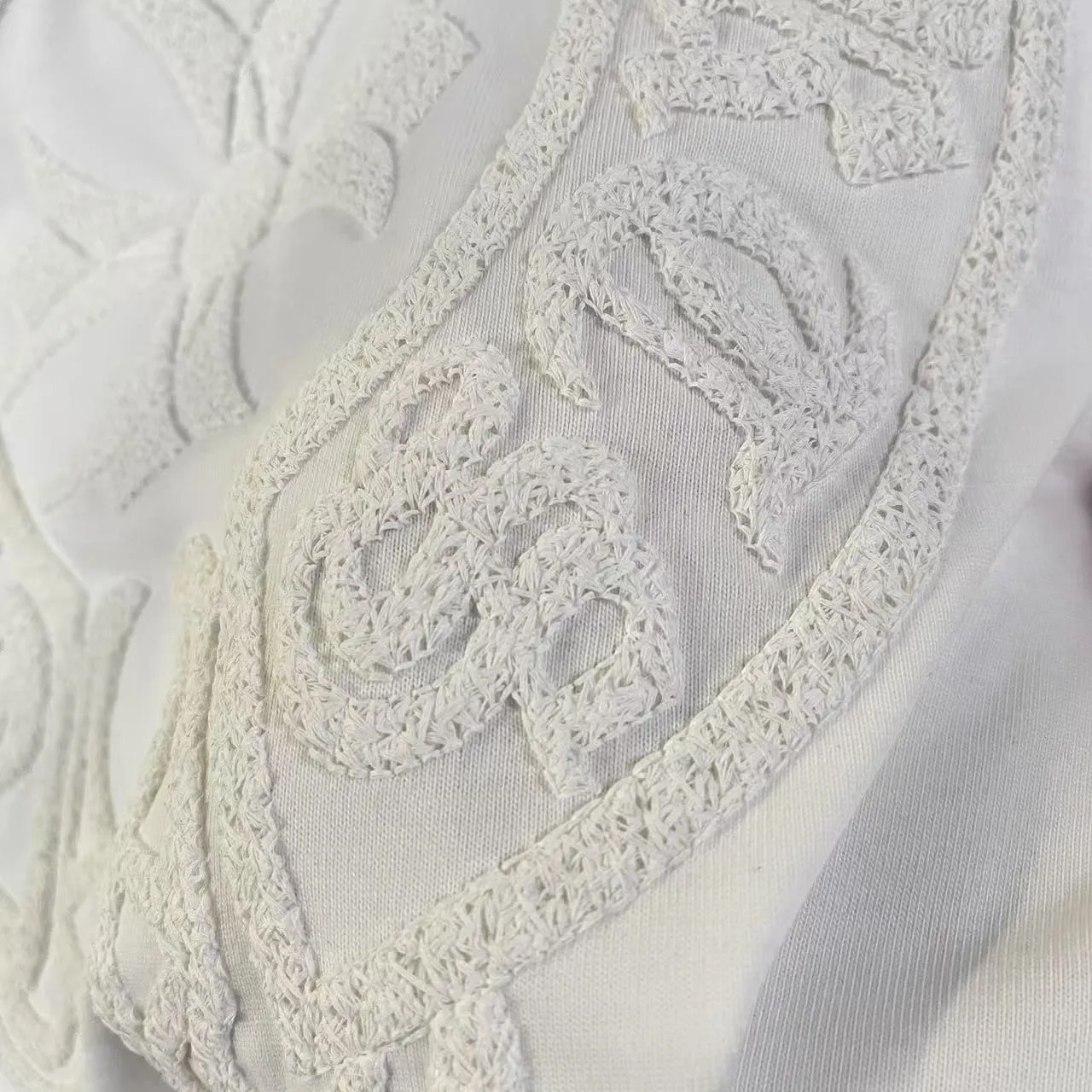 🅿️220 ch Cro* 2025 spring and summer new style Sanskrit horseshoe cross cross vacuum embroidery short-sleeved t-shirt custom fabric 300g same style for men and women Size: S M L XL XXL Five codes Color: black white